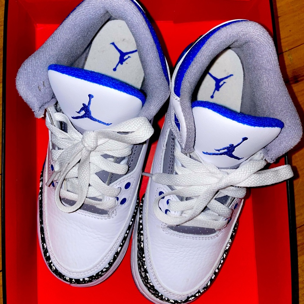 Jordan 3s - Picture 5 of 5